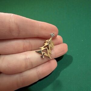 Signed Avon Gold Tone Christmas Tree Shaped Brooch Pin w Diamond Accent